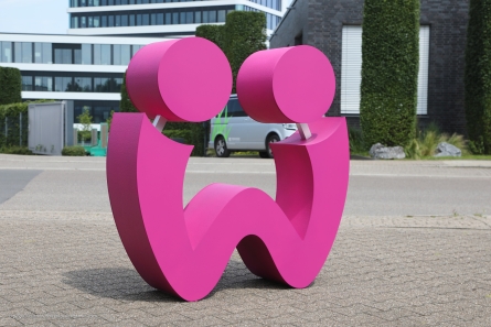 Robustes 3D-Logo zum stellen im Freien.